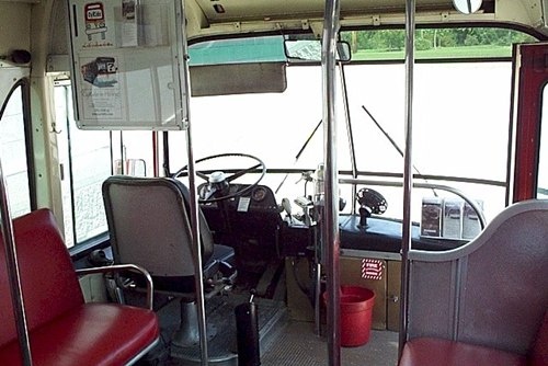 869 Interior Front